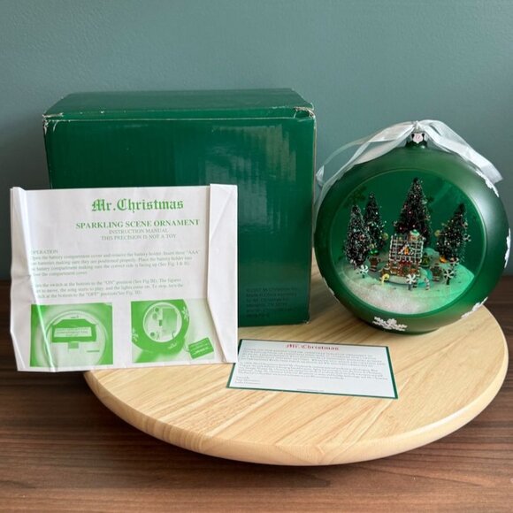 2007 Mr. Christmas Large Animated/Music/Lights Green Christmas Ornament w Box - Picture 2 of 8